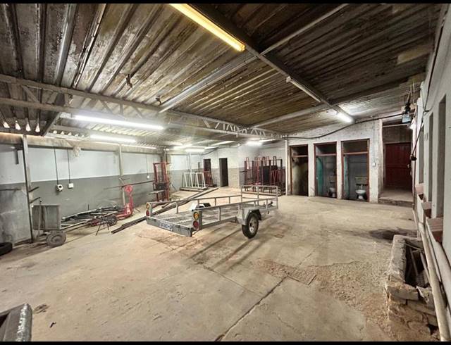 BUSINESS FOR SALE IN SPRINGS CENTRAL